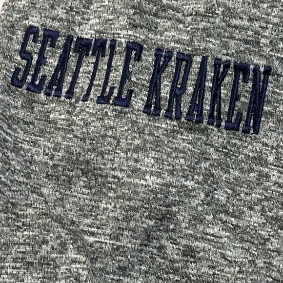 Seattle Kraken NHL 1/4 Zip Performance Shirt Mens 2XL Logo Gray side Stripes - Picture 6 of 13